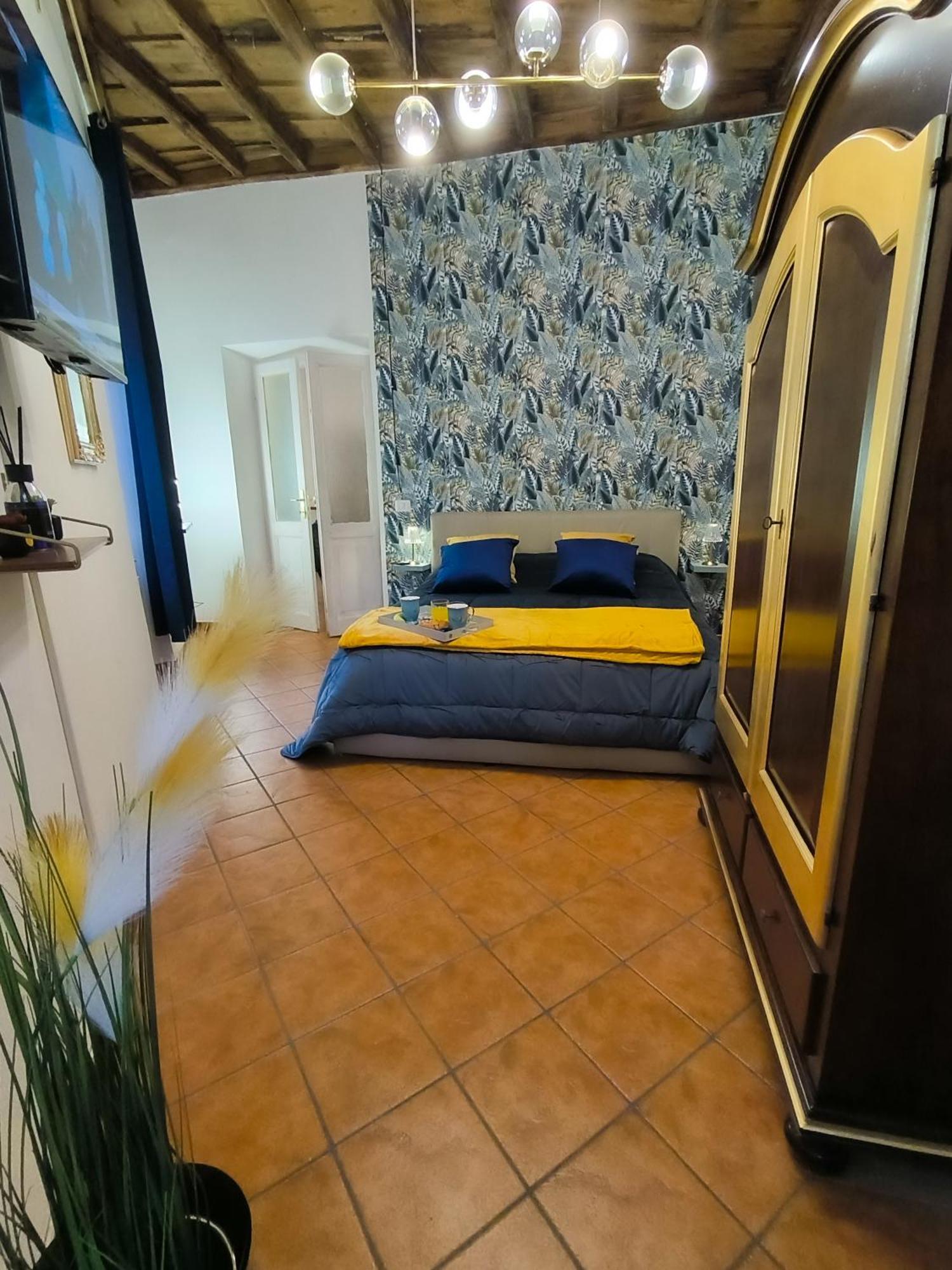 Apartment Crezy House Trilussa *